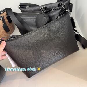 NWT Coach men's Small Finn Crossbody Bag Pouch CCG20 Black Soft pebble leather